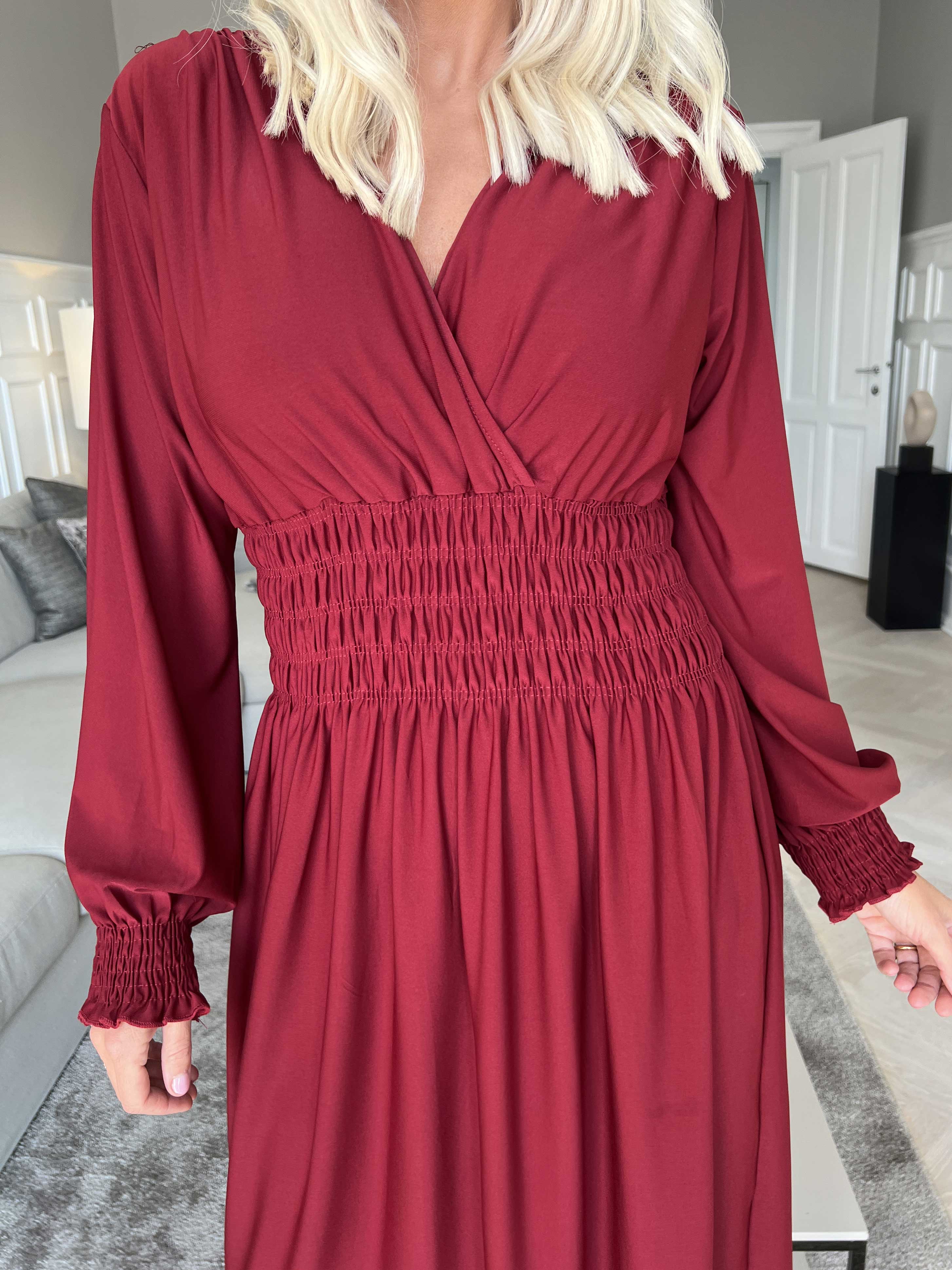 Pams Plain Midi L/S - Elastisk kjole med smock og lange ærmer